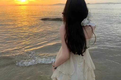 美顶流纯神演穿普拉达的女王2被删光！秀身体黑历史太多